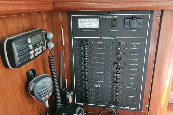 Photo of the 2002 Beneteau Limited Edition 411 "SYNERGY"