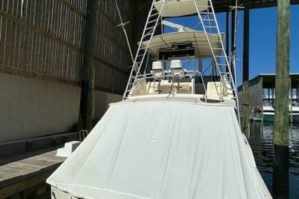 Hatteras 55 Convertible Yacht For Sale