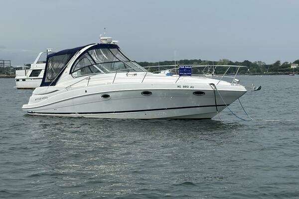 Photo of the 2008 Four Winns V338 "Seas the Day"