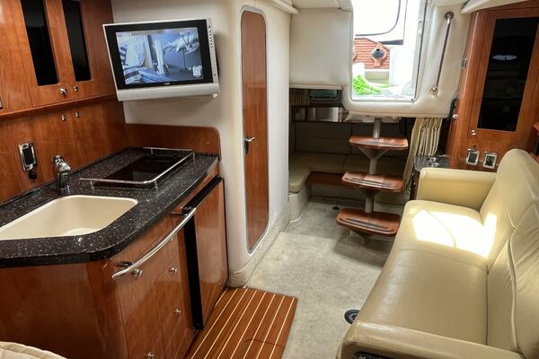 Seas the Day 35ft Four Winns Yacht For Sale