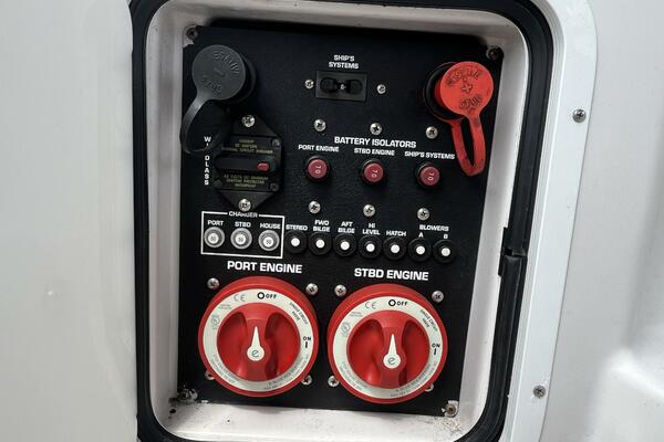 Seas the Day 35ft Four Winns Yacht For Sale