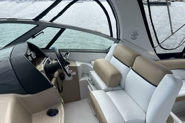 Seas the Day 35ft Four Winns Yacht For Sale