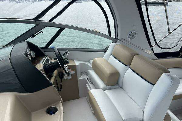 Photo of the 2008 Four Winns V338 "Seas the Day"