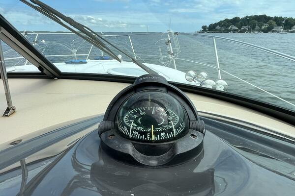 Seas the Day 35ft Four Winns Yacht For Sale