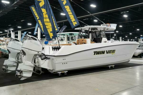 Photo of the 2023 Twin Vee 340 GFX CC