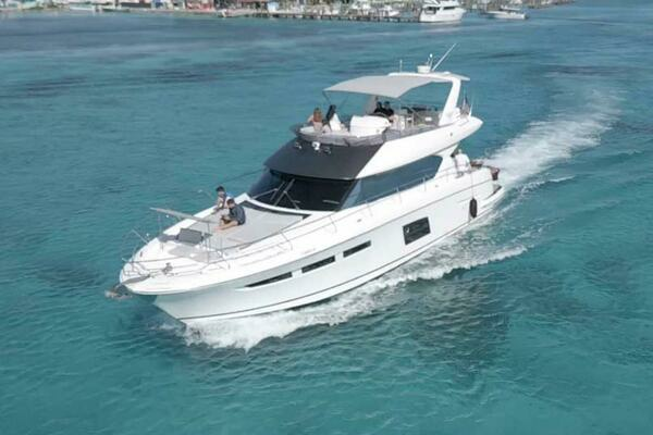 2013 Prestige 62