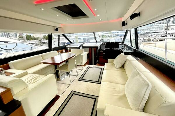 2013 Prestige 62