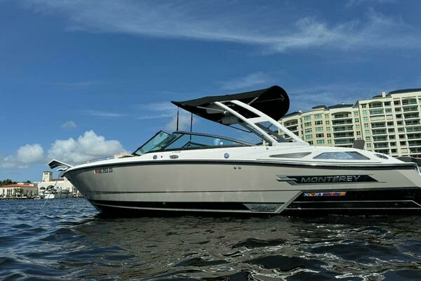 Photo of the 2022 Monterey 278 SS