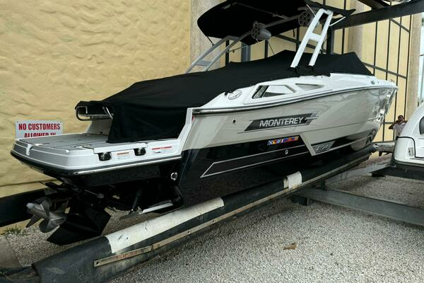 Photo of the 2022 Monterey 278 SS