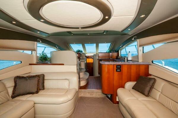 2006 Cruisers Yachts 47