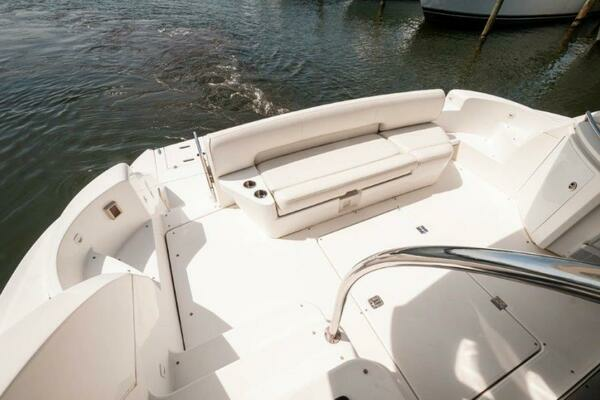 2006 Cruisers Yachts 47
