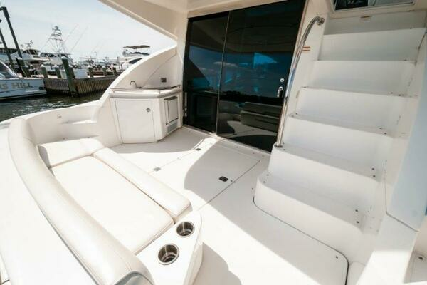 2006 Cruisers Yachts 47
