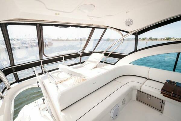 2006 Cruisers Yachts 47