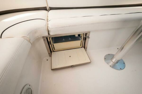 2006 Cruisers Yachts 47