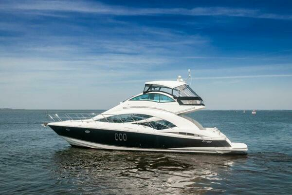 2006 Cruisers Yachts 47
