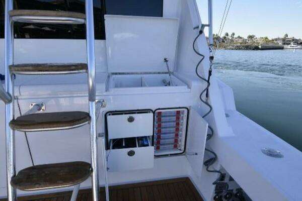 BURNIN DAYLIGHT 50ft Hatteras Yacht For Sale