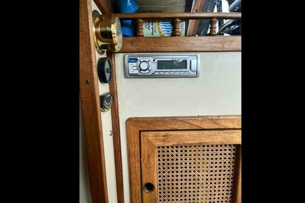 Back Porch 32ft Nimble Yacht For Sale