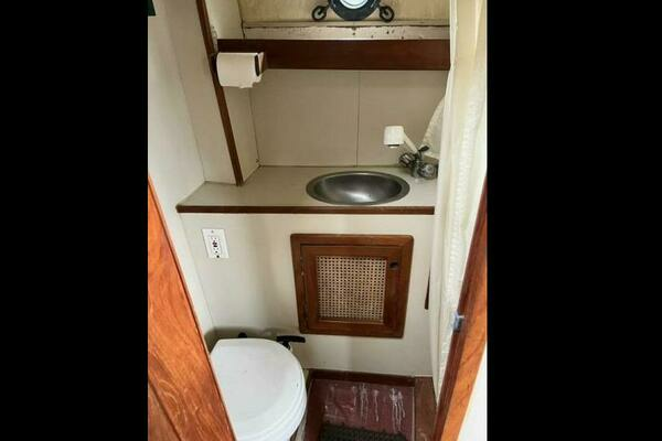 Back Porch 32ft Nimble Yacht For Sale
