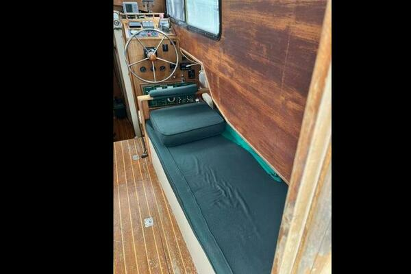 Back Porch 32ft Nimble Yacht For Sale