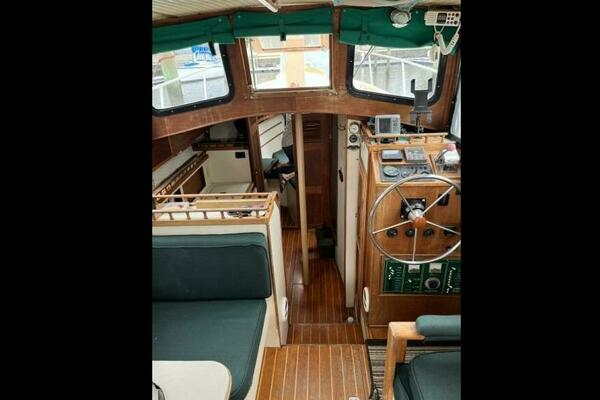Back Porch 32ft Nimble Yacht For Sale