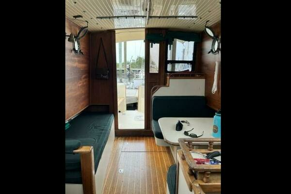 Back Porch 32ft Nimble Yacht For Sale