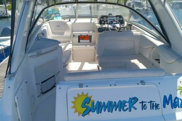 Photo of the 2010 Mariah 270 "Summer to the Max"