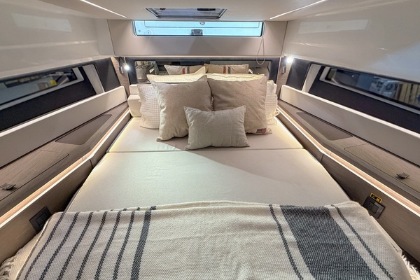 In Stock 38ft Wellcraft Yacht For Sale