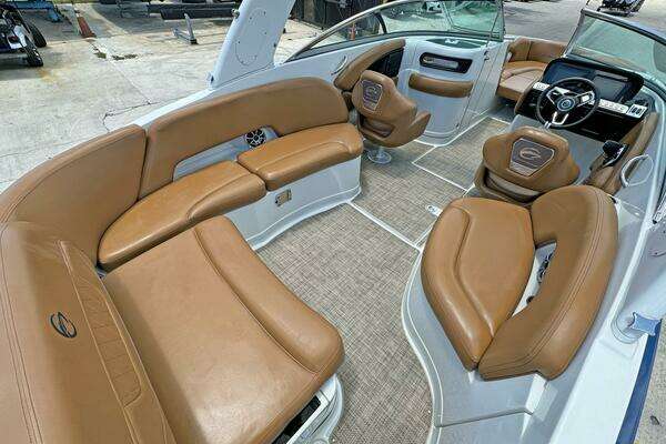 Crownline 290 XSS Yacht For Sale