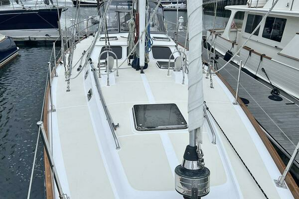 Photo of the 2009 Hylas 54 "ACADIA"