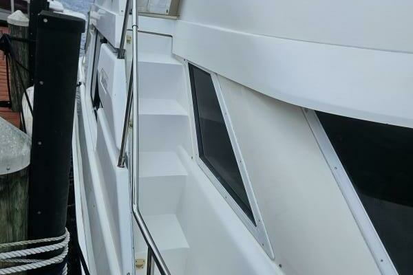 39ft Silverton Yacht For Sale