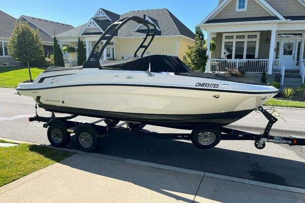 20-ft-Bayliner-2023-VR5 Sport-Serieously Good-Port Dover Ontario Canada yacht for sale