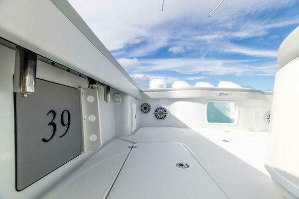 2023 Yellowfin 39
