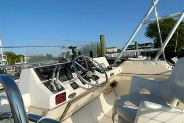 Photo of the 1987 Bayliner 3460 "Andiamo"