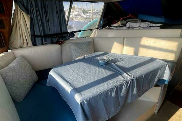 Photo of the 1987 Bayliner 3460 "Andiamo"