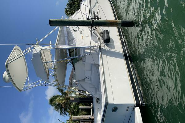 1999 Tiara Yachts 43