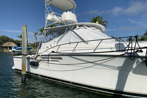 1999 Tiara Yachts 43