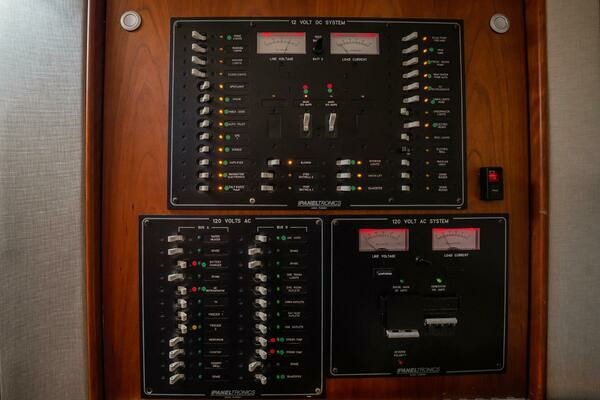 2012 Winter Custom Yachts 38