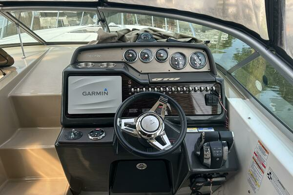 Photo of the 2016 Sea Ray 310 Sundancer