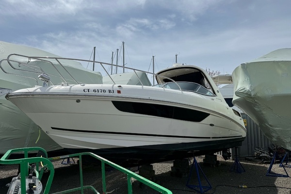 Photo of the 2016 Sea Ray 310 Sundancer "RANJI"