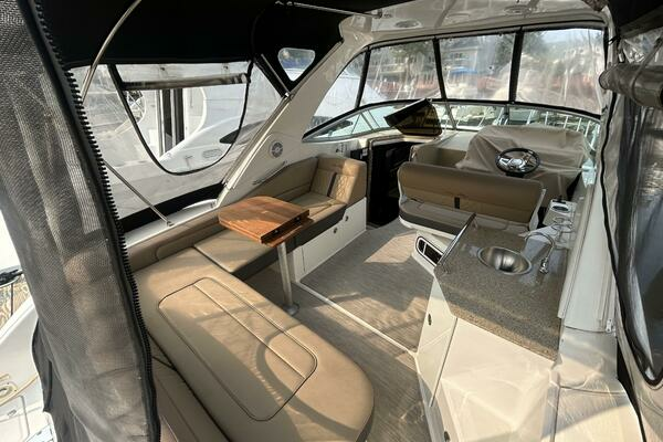 Photo of the 2016 Sea Ray 310 Sundancer