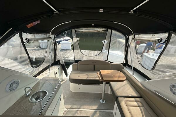 Photo of the 2016 Sea Ray 310 Sundancer