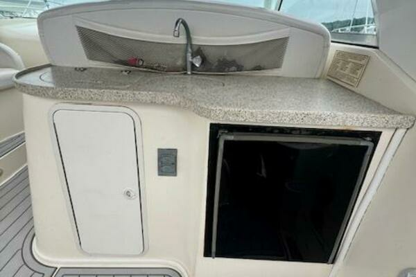 Photo of the 2000 Rinker 342 Fiesta Vee