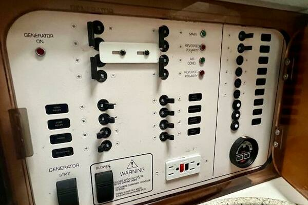 34ft Rinker Yacht For Sale