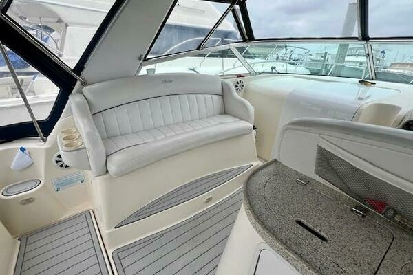 Photo of the 2000 Rinker 342 Fiesta Vee