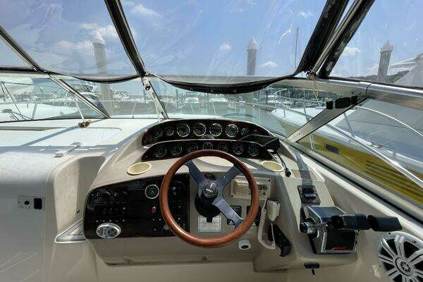 34ft Rinker Yacht For Sale