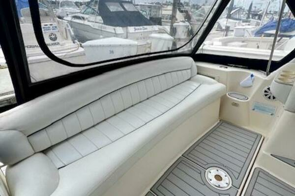 Photo of the 2000 Rinker 342 Fiesta Vee