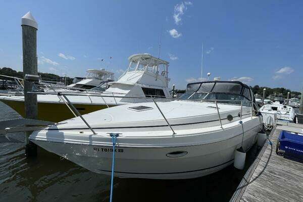 Photo of the 2000 Rinker 342 Fiesta Vee