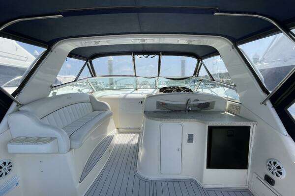 Photo of the 2000 Rinker 342 Fiesta Vee