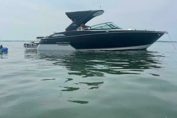 Photo of the 2017 Monterey 278 SS