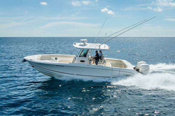 2017 Boston Whaler 33